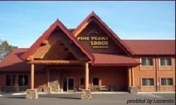 Pine Peaks Lodge & Suites Cross Lake Eksteriør billede